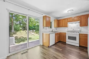 87 Sterling Ln, Haverhill, MA 01835 - Photo 3