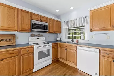 66 Middle Rd, Acushnet, MA 02743 - Photo 23