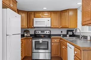 66 Middle Rd, Acushnet, MA 02743 - Photo 9
