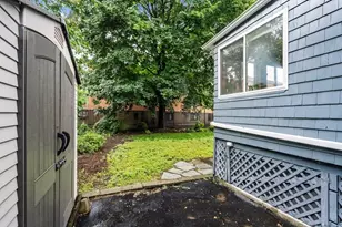 51 Fairlawn St, Malden, MA 02148 - Photo 25