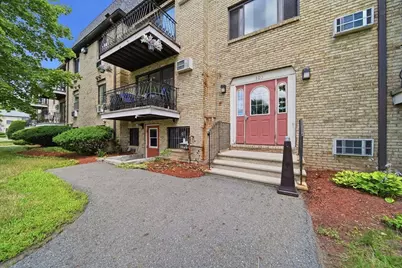 303 Pawtucket Blvd #14, Lowell, MA 01854 - Photo 5