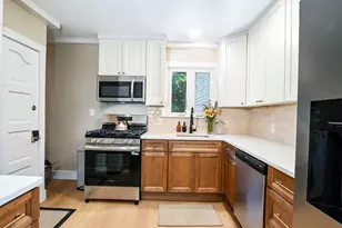 321 Arnold St, New Bedford, MA 02740 - Photo 13