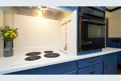 15 Phillips Street, North Attleboro, MA 02760 - Photo 7