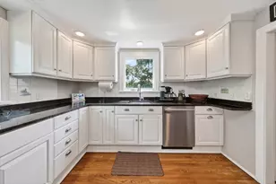 11 Ship St, Hingham, MA 02043 - Photo 15