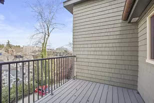 165 Winthrop Rd, Brookline, MA 02445 - Photo 27
