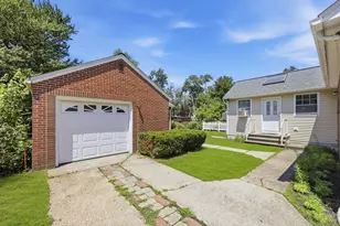52 Felix St, Chicopee, MA 01020 - Photo 27