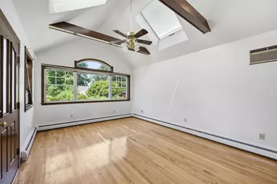 52 Felix St, Chicopee, MA 01020 - Photo 3