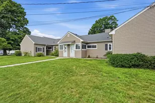 116 Applewood Dr, Chicopee, MA 01022 - Photo 25