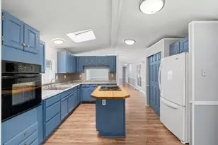 556 Central, Leominster, MA 01453 - Photo 7