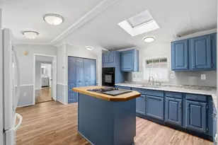 556 Central, Leominster, MA 01453 - Photo 9