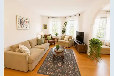 32 Claflin Rd #2, Brookline, MA 02446 - Photo 3
