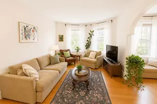 32 Claflin Rd, Brookline, MA 02446 - Photo 3