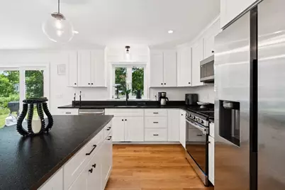140 Broken Bow Ln, Falmouth, MA 02536 - Photo 5