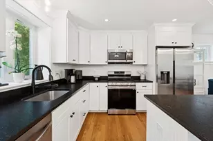 140 Broken Bow Ln, Falmouth, MA 02536 - Photo 5