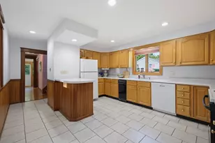 413 Goldthwaite Rd, Northbridge, MA 01588 - Photo 13