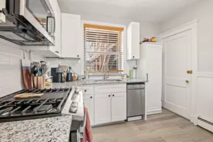 2 Hazel St, Salem, MA 01970 - Photo 9