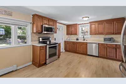 812 Plymouth St, Middleborough, MA 02346 - Photo 23