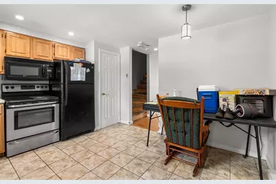 81 Wayland St, Boston, MA 02125 - Photo 9