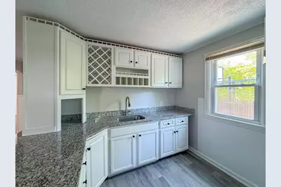 4 Wolfe St, Springfield, MA 01020 - Photo 11