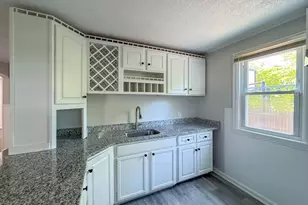 4 Wolfe St, Springfield, MA 01020 - Photo 11