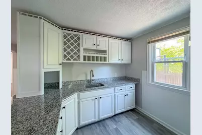 4 Wolfe St, Springfield, MA 01020 - Photo 11