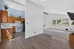1 Eisenhower Rd, Peabody, MA 01960 - Photo 7