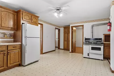 205 Pine St, Gardner, MA 01440 - Photo 11