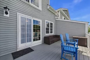 8 Eastern Point Dr, Shrewsbury, MA 01545 - Photo 11