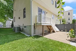 142 Bridge St, Salem, MA 01970 - Photo 25