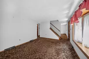 1 Ridgeway Ave, Billerica, MA 01821 - Photo 7