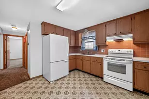 1 Ridgeway Ave, Billerica, MA 01821 - Photo 5