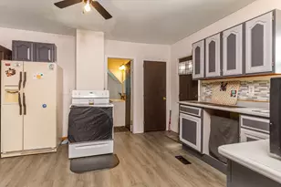 35 Essex St, Athol, MA 01331 - Photo 3