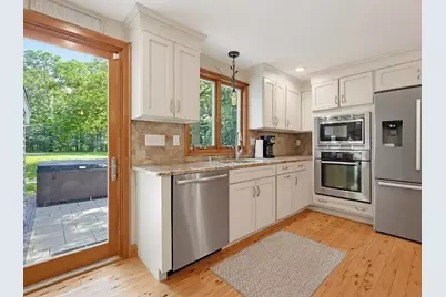 209 Highland St, Stoughton, MA 02072 - Photo 7