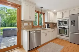 209 Highland St, Stoughton, MA 02072 - Photo 7