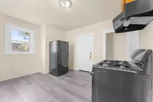 60 Commercial St, Lynn, MA 01905 - Photo 17