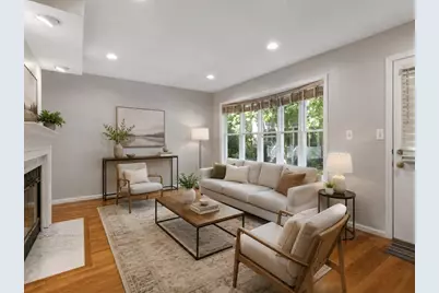 8 Locust Ln #4, Watertown, MA 02472 - Photo 5