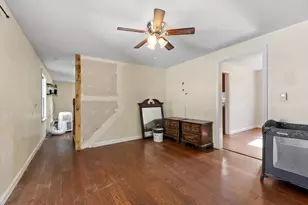28 Wellesley St, Athol, MA 01331 - Photo 7