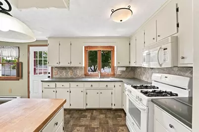 279 Adams St, Agawam, MA 01001 - Photo 9