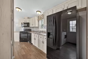 67 Debby Ln, Raynham, MA 02767 - Photo 9