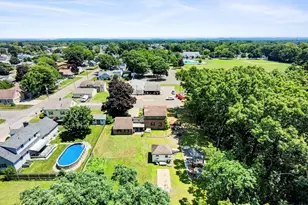 69 Worthington St, Chicopee, MA 01020 - Photo 31
