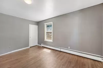 69 Worthington St, Chicopee, MA 01020 - Photo 15