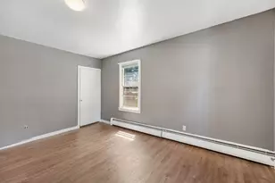 69 Worthington St, Chicopee, MA 01020 - Photo 15
