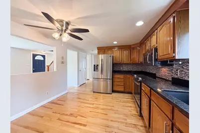 4 Macarthur Cir, Peabody, MA 01960 - Photo 9