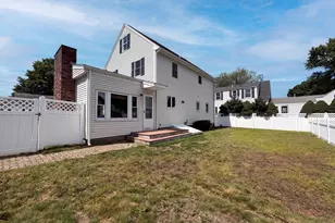 4 MacArthur Cir, Peabody, MA 01960 - Photo 5