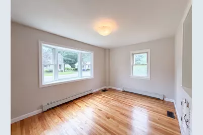 4 Macarthur Cir, Peabody, MA 01960 - Photo 9