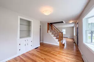 4 MacArthur Cir, Peabody, MA 01960 - Photo 7