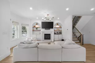 17 Manning St, Medford, MA 02155 - Photo 7
