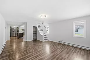 70 Milton St, Springfield, MA 01151 - Photo 9
