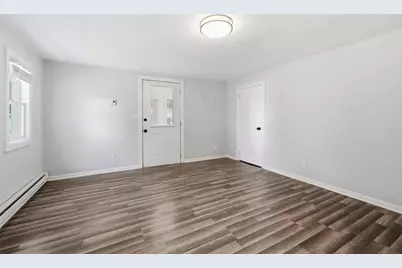 70 Milton St, Springfield, MA 01151 - Photo 11