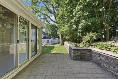31 Eastern Avenue, Woburn, MA 01801 - Photo 9